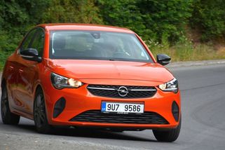 Ojetý Opel Corsa se snaží, jen by si zasloužil lepší motory než ty od Peugeotu. Jeden obstojný jsme ale našli - Garáž.cz